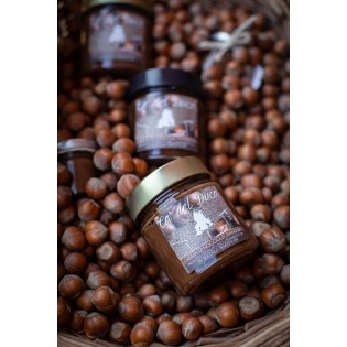 Crema di nocciole gianduia e fondente